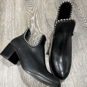 Gianni Bini Black Leather Booties size 8.5M